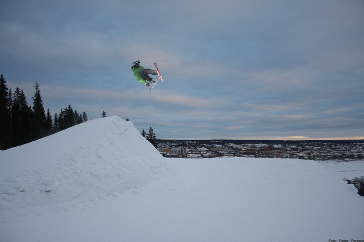 Tränade cork.. tog graben senare tror jag. Foto: Fettnylle. Åkare: Sebbe Magnusson.