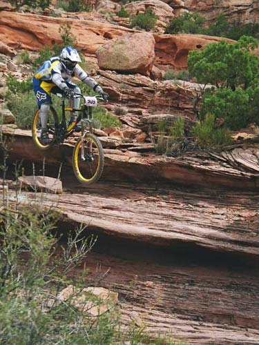 Back in the day racing downhill mountain bikes. Ri. Foto: Bill summer. Åkare: Thomas Aaby.