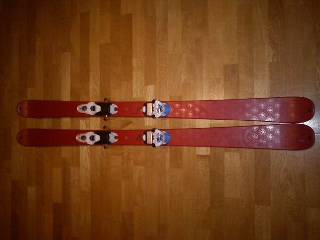 nya skidorna. Foto: victor sättberger.