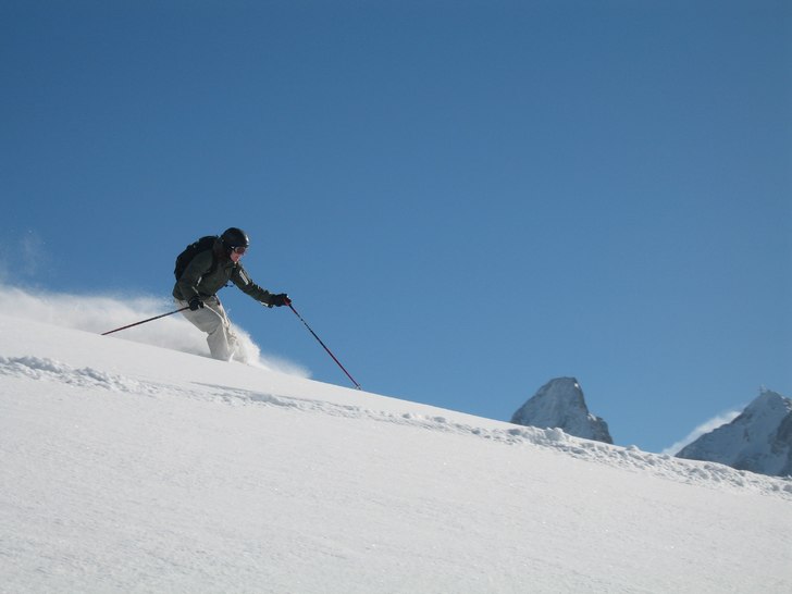 En härlig dag i Zürs.. Foto: Magnus Wärle. Åkare: Camilla Wärle.