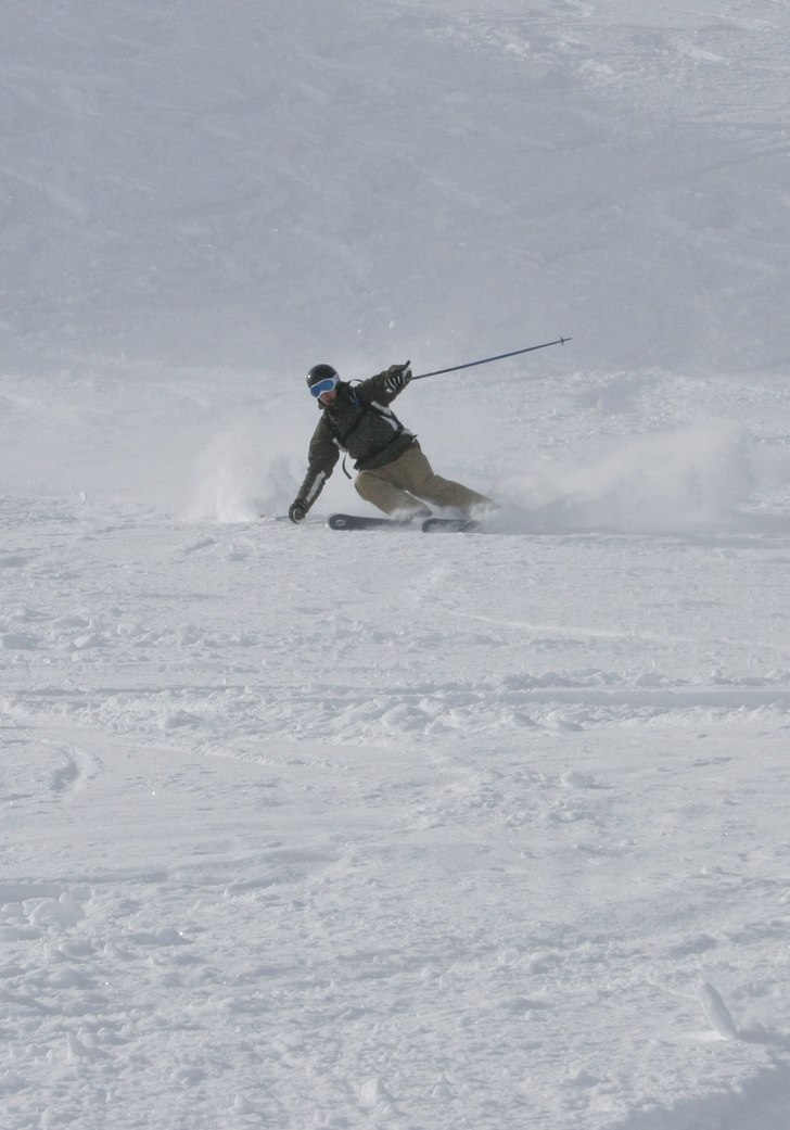 Älskar mina Völkl Gotama! underbara att åka på. Foto: Mickael Balke. Åkare: J. Sturesson.