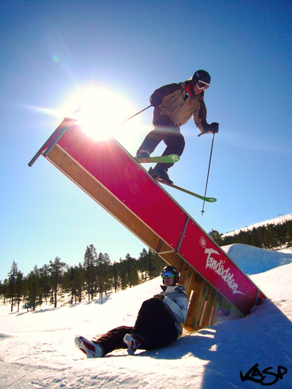 Foto: Fredrik Kasperi. Åkare: Simon & Linus.