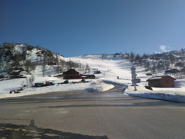 Påsken kommer og snøen ligger enda!
Påsken nær.