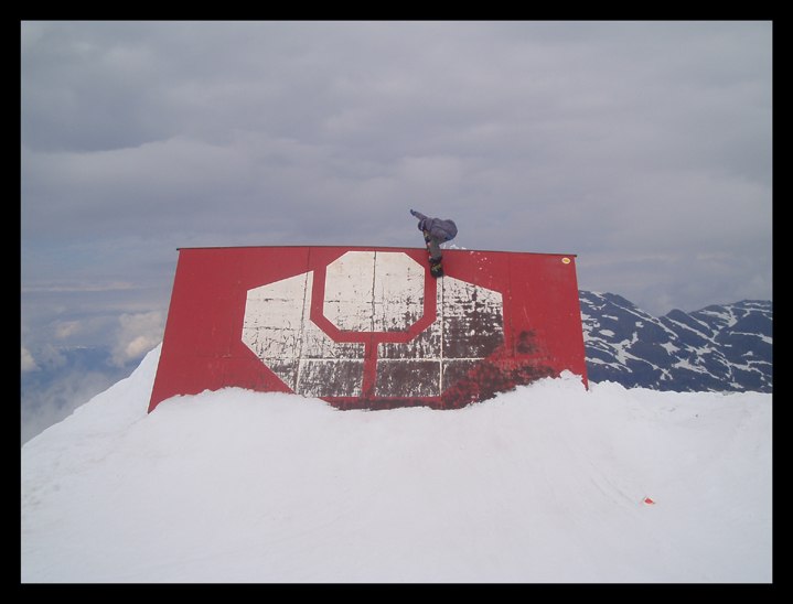 Pierre på Fonnas wallride, underbart fotografi ta. Foto: Therese Plahn. Åkare: Pierre Bohman.
