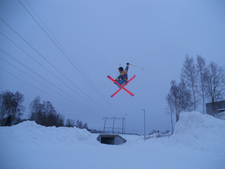 Foto: Leo Karlsson. Åkare: Niklas Ceder.