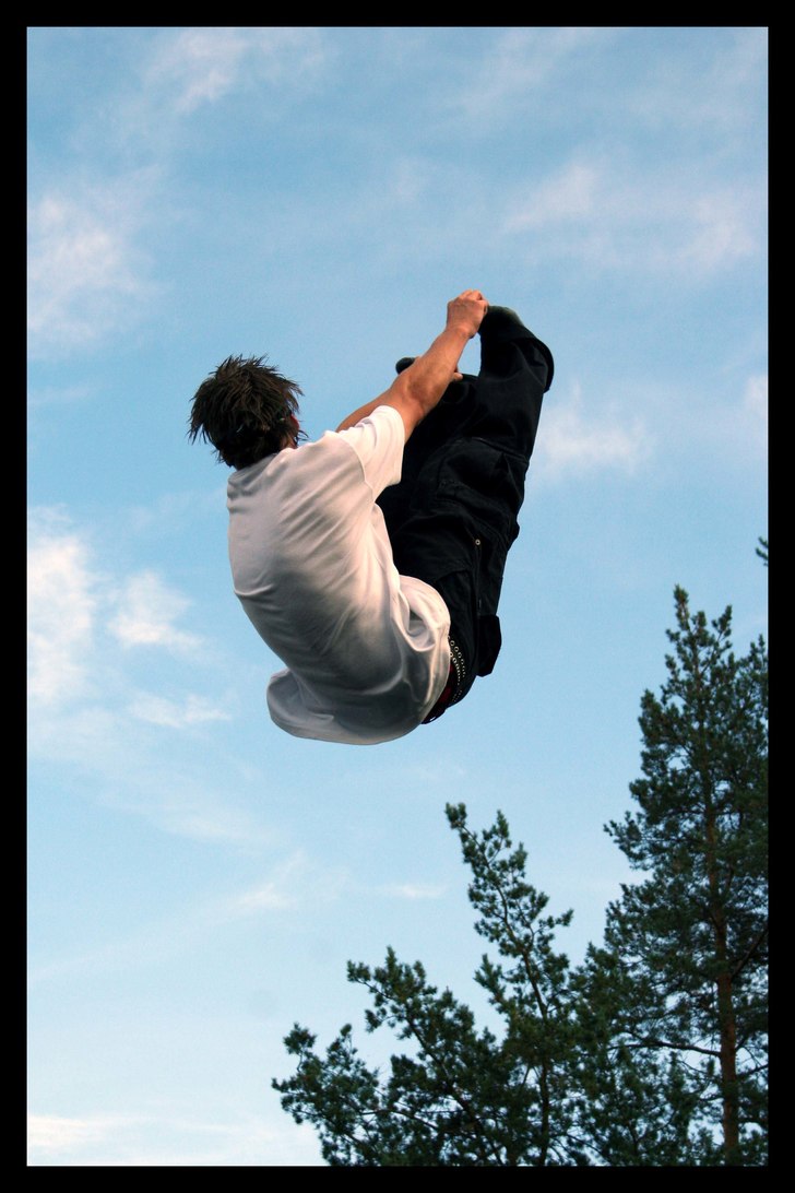 Adam Persson har en hel uppsättning sköna snurra. Foto: Ronny Wallberg. Åkare: Adam Persson.