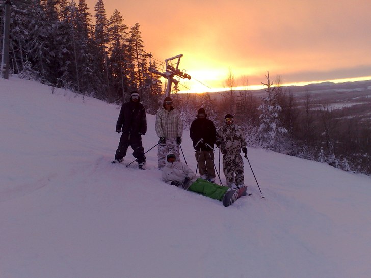 Stormig dag i kläppen. Foto: David Brodén. Åkare: Jag, Nicke, Brorsan, Martin, liggande Matte.
