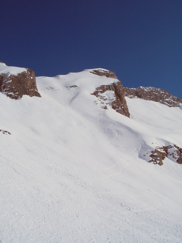 Efter ett rätt mäktigt åk med stup på ung. 100. Foto: Emil Thörne. Åkare: Philipp Muckhoff & Emil Thörne.