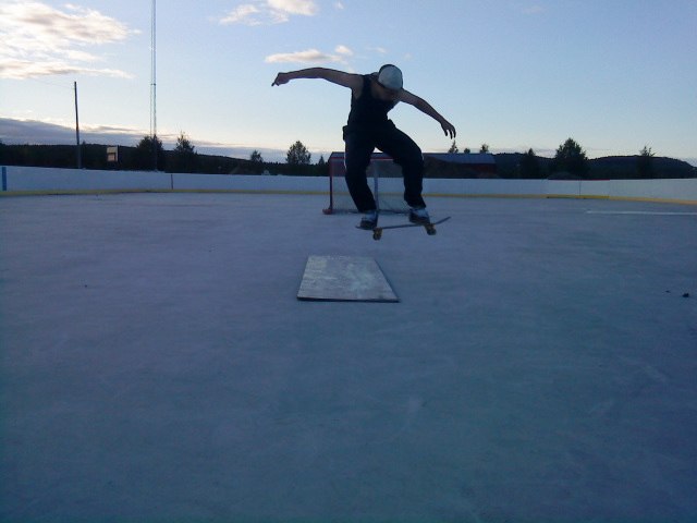 ollie. Foto: Jesper Nilsson. Åkare: Micke Bäck.