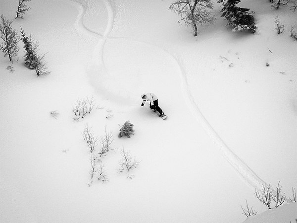 Ravinen i Duved, plåtad aningens ovanifrån. Cool. Foto: Sven Hamberg. Åkare: Kristofer Fahlgren.