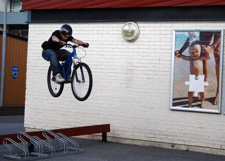 Hög ollie. Foto: Anton Östlund. Åkare: Mathias.