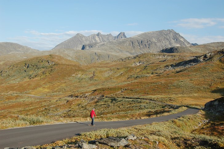 Höst Longboarding när man inte nått annat och g. Foto: Kaj Söderin. Åkare: Mattias Lindvert.