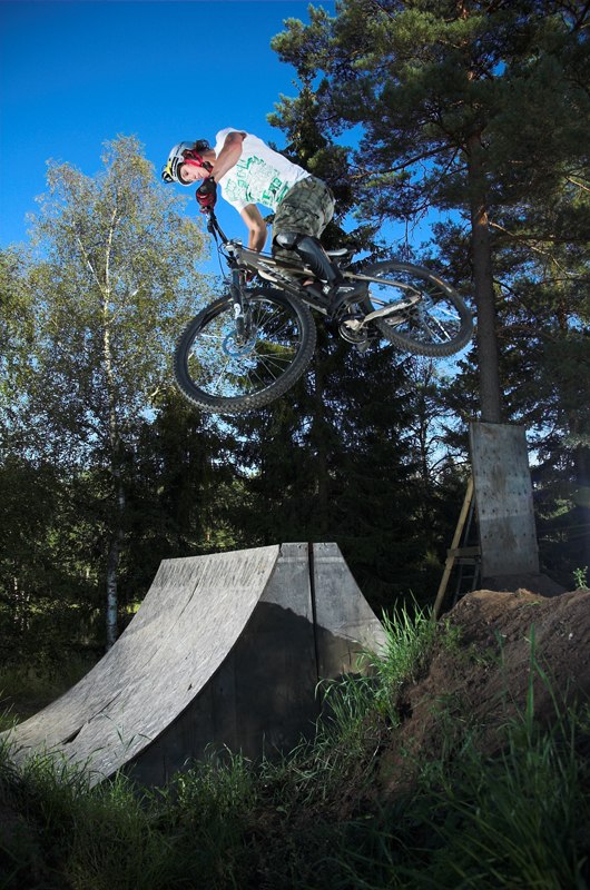 360 Transfer från spine:en till dirt. Foto: Johan Wennerström (johanwennerstrom.se). Åkare: Jens Nyström (northextremeteam.com).