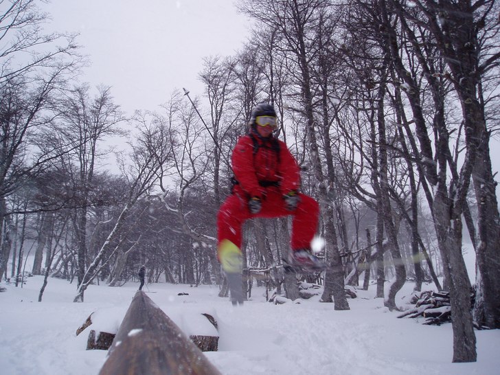 grodhopp med dubbelt bentag!. Foto: cristian björk. Åkare: lars-åke krantz.