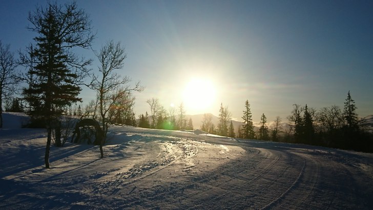 Morgenstund i alpinbakken
Påskens fineste dag så.