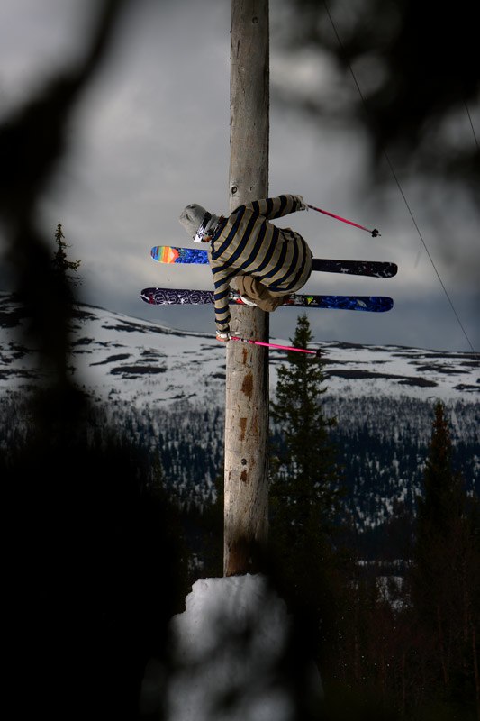 Åker på nån stolpe i skogen 1 maj.. Foto: Johan stålberg. Åkare: Niclas karlsson.