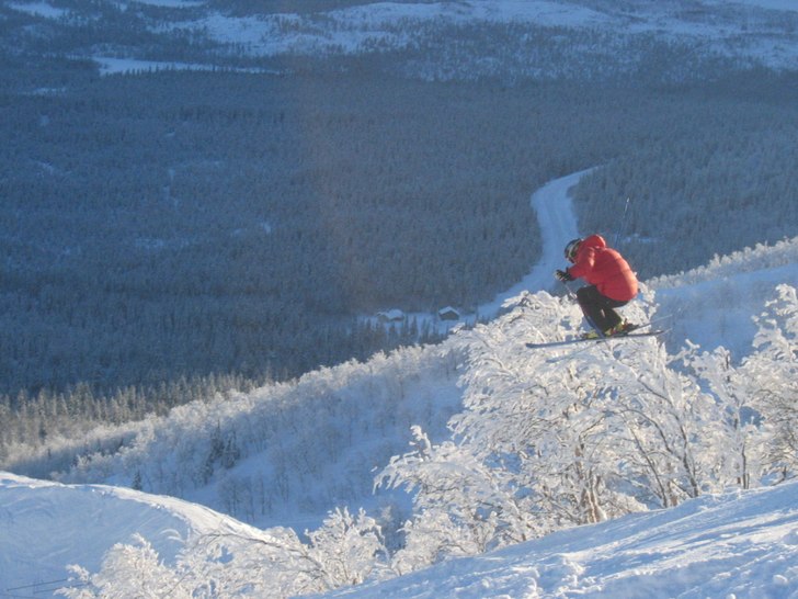 Sjyst åkning i Kittelfjäll. Foto: Tomas Widén. Åkare: Adam Widén.