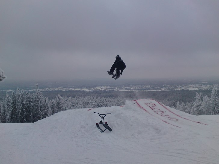Provhopp men Bob/Snowracer på Byråsen i Malung.. Foto: Elias Lundin. Åkare: Johan Sjöström.