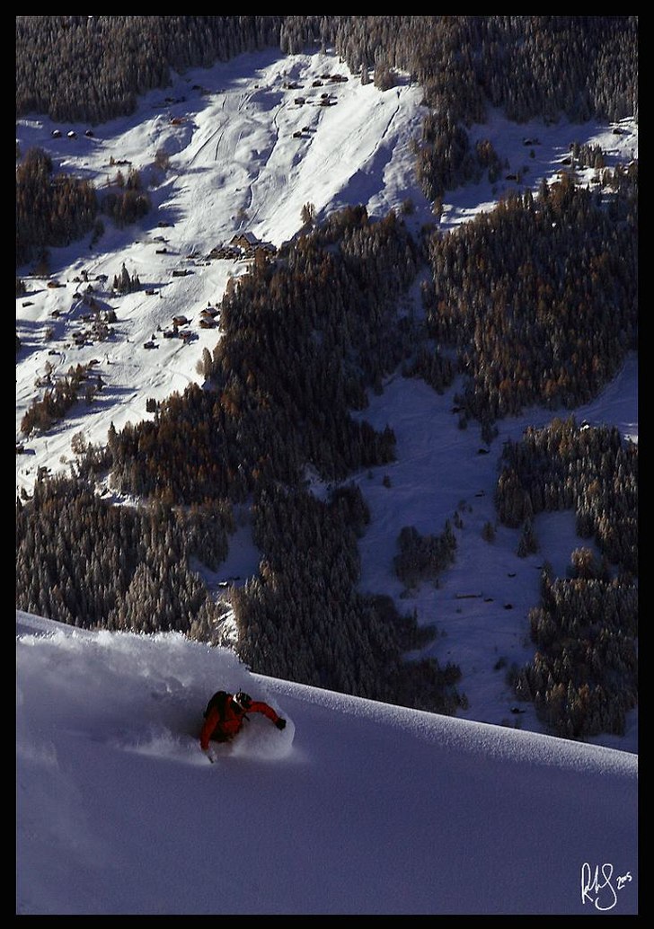 Det snöade lite i helgen.... Foto: Rob H Smith. Åkare: Johan Engman.
