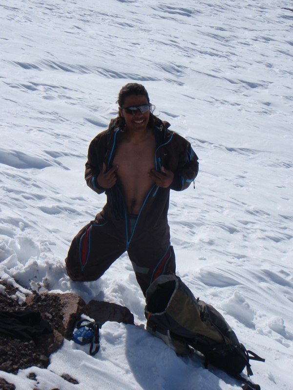 Killen som turar i nån typ av "gore tex hist. Foto: Mattias Skantz. Åkare: Kumar Lidvall.