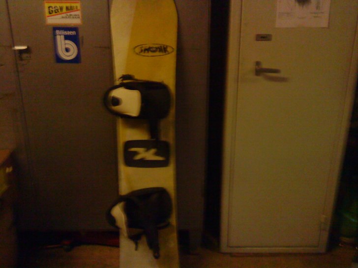 min snowboard. Foto: samuel isaksson. Åkare: ingen.