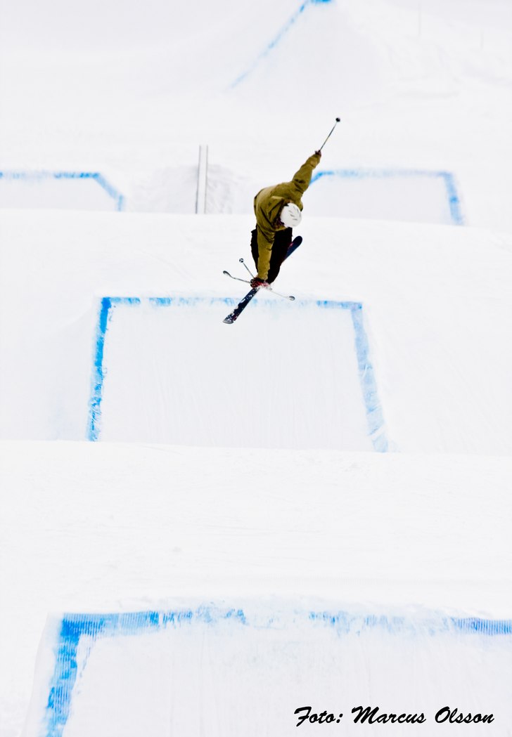 Många varv. Foto: Marcus Olsson. Åkare: Hugo Ljunquist.