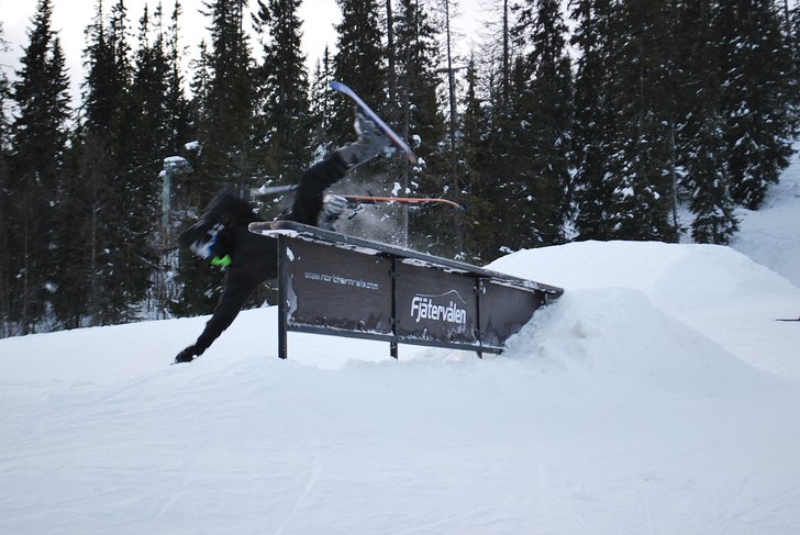 En kompis railar ;). Foto: petter andersson. Åkare: Niclas Johansson.