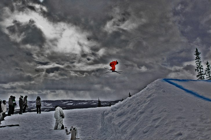 En för mig okänd åkare under Big Jump Cup final. Foto: Erik Hammarsten. Åkare: okänd.