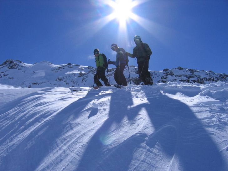 det mjuka favoritdroppet i val t. Foto: Ludvid nilsson. Åkare: filip viktor och david.