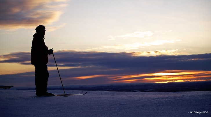 Solnedgång över IdreFjäll. Foto: Jag, Alexander Lindquist. Åkare: Någon random.
