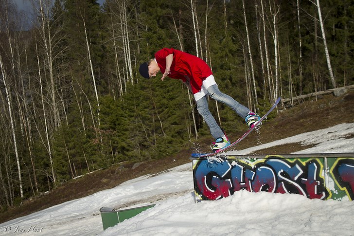 Front flip av räcket

BÖR SES FÖRSTORAD!. Foto: Jens Hunt. Åkare: Robin Olsson.