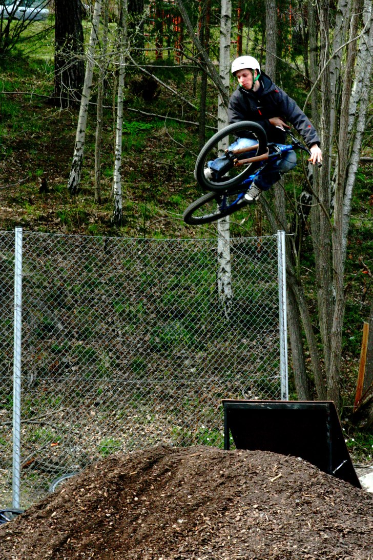 Markus lägger en fet pankaks liknande Table i Gul. Foto: Benjamin Johansson. Åkare: Markus ?.