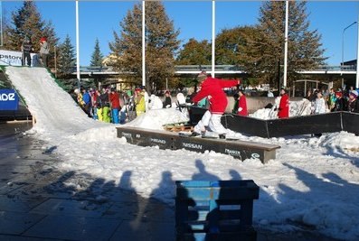 MAKE IT HAPPEN. Åkare: Nikla$ Lundgren.