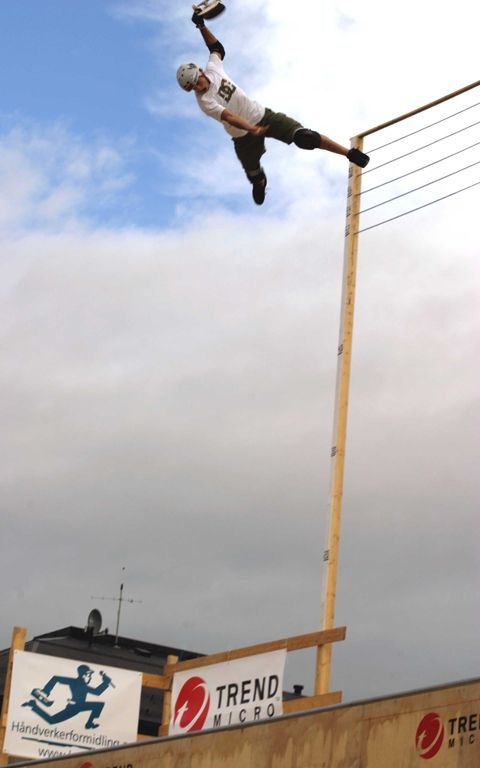 Satsar på världsrekord.... Foto: Kazoom. Åkare: Adil Dyani.