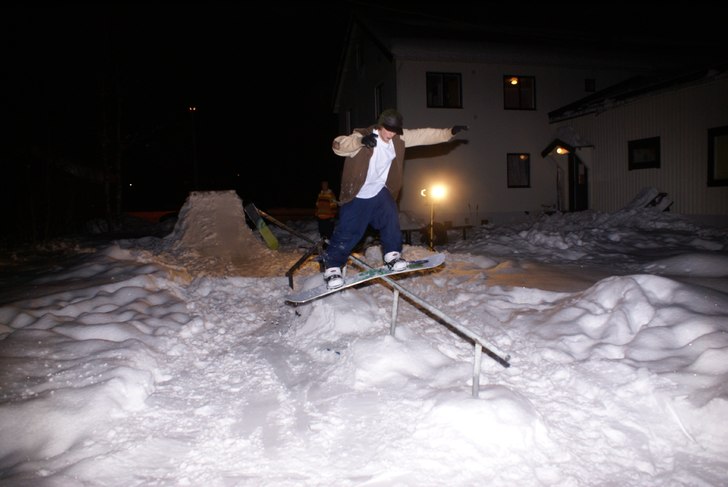 Having fun in the backyard. Foto: Thomas Vermehren. Åkare: Marcus Henriksson.