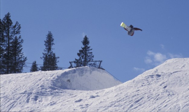 bs. 540 over gap mellom to boxer. Fra høyre til v. Foto: Morten Lindheim. Åkare: Inge Wiig.