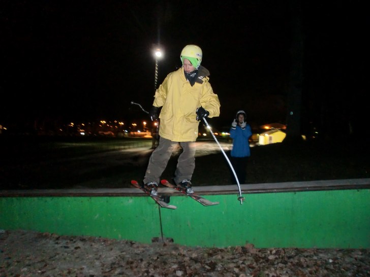 ville tar en 270 up sw up 450 off!. Foto: Patrik Lundin. Åkare: Ville Hasselberg.