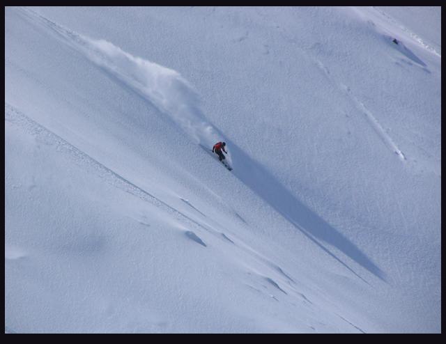 2 dm nytt pow under natten, och inte en åkare så. Foto: Johan Hanberg. Åkare: Nicklas Haglund.