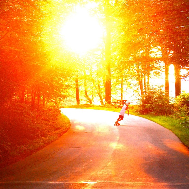Longboard i Mölle solnegång !. Foto: Gustaf Aniansson. Åkare: Gabriel Petersén.