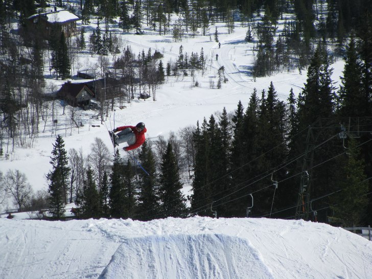 Jag gör en SW cork 5, och det fastna 2 längdskid. Foto: Anton Olsson. Åkare: jag.