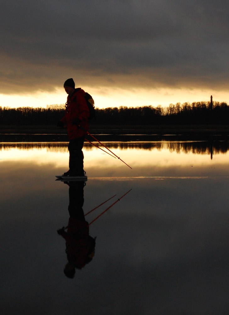 Långfärdsåkning på Hjälmaren. Foto: Viktor Bjurlid. Åkare: Lars Bjurlid.