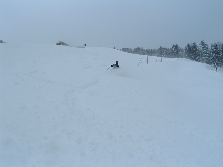 Det kom 1,5m snö på fyra dagar... =). Foto: Sandra Scherman. Åkare: Henrik Norberg.
