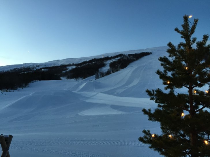 Det er vinter på fjellet, selv om det regner i by.