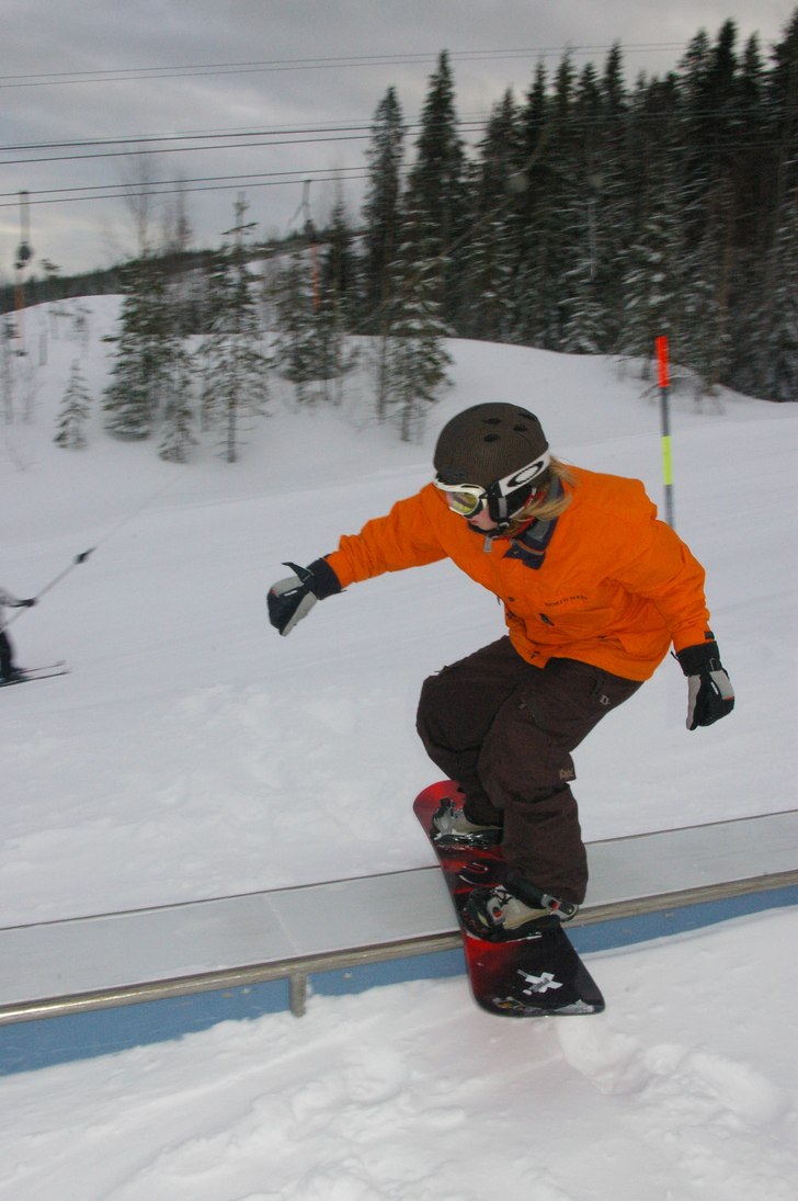 Anna, boardslide. Foto: Tom Stål. Åkare: Anna Hägersten.