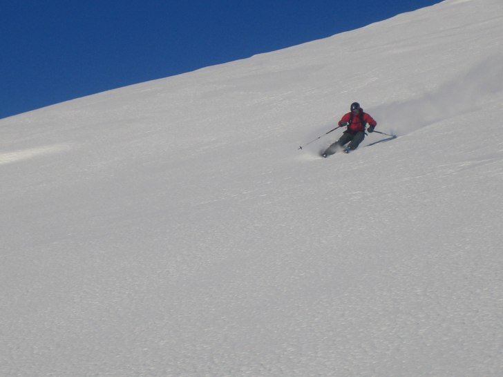 Pudderkjøring fra Sombregaise (1280 m). Foto: Tom Jensen. Åkare: Odd Roar Salamonsen.