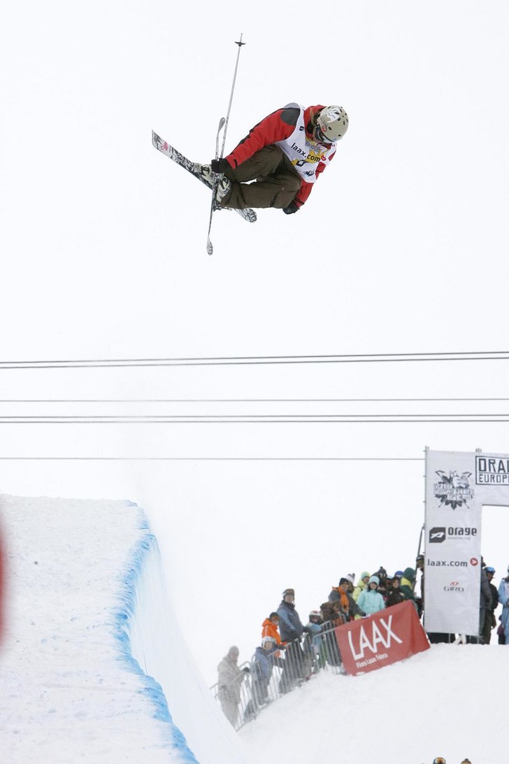 Foto: Stadler/LAAX. Åkare: Em Lonsdale.