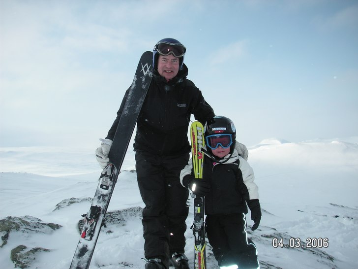 Stolt pappa. Foto: Ahlgren. Åkare: Patric och Melwin.