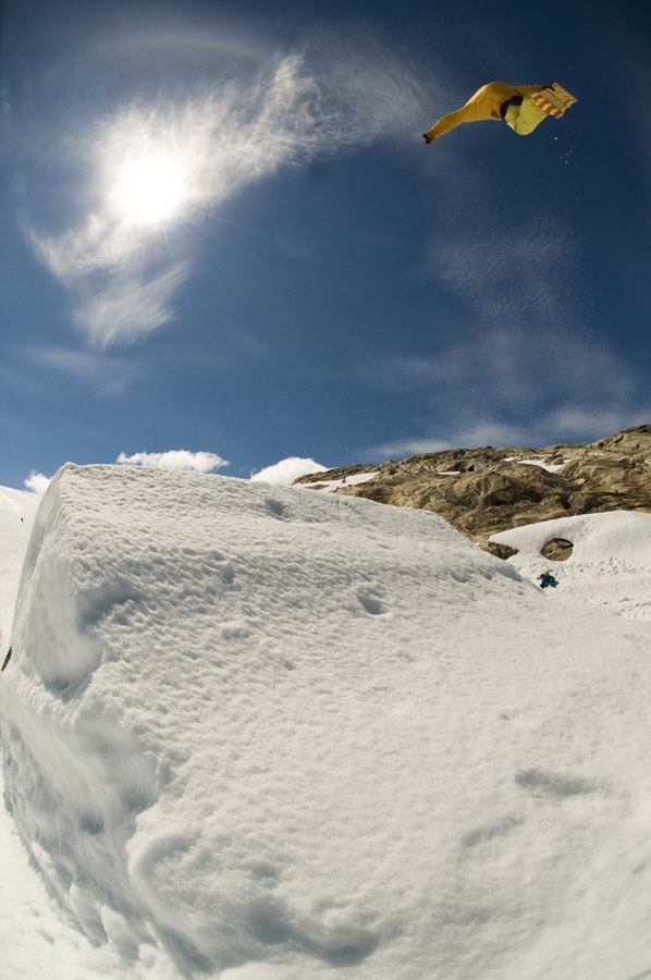En bild jag tog på en snabbvisit i Fonna. Fler be. Foto: Mats Kahlström [matskahlstrom.se]. Åkare: Okänd.