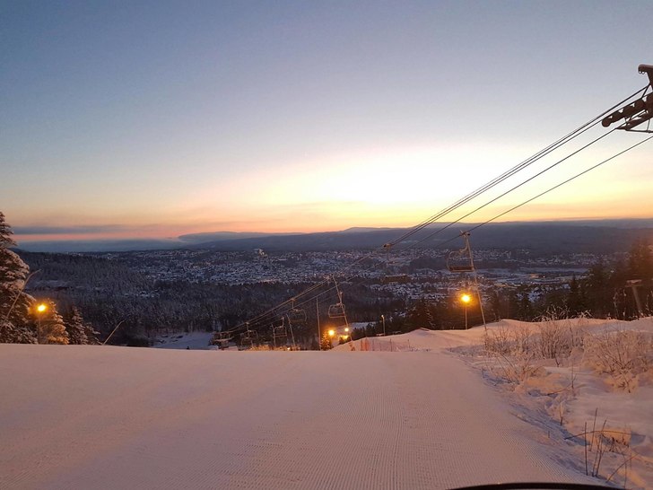 Sola skinner i Kongsberg Skisenter!
En perfekt vin.