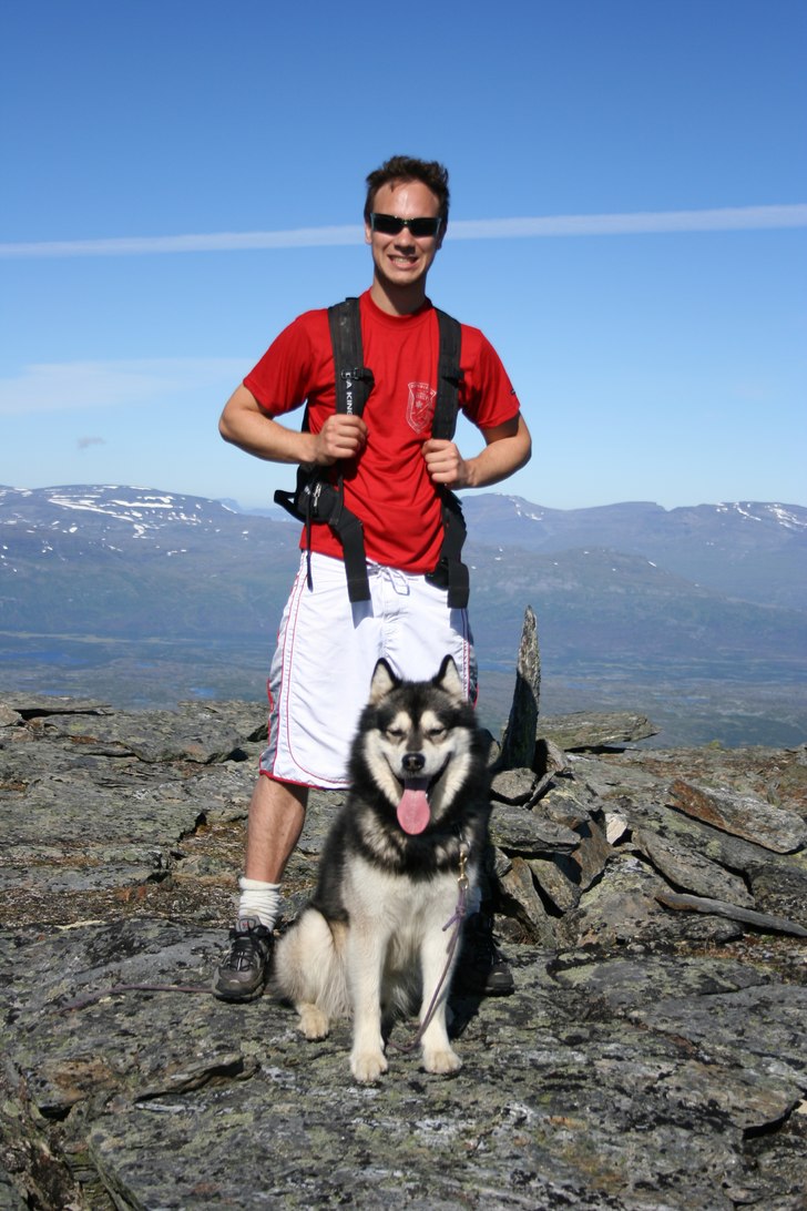 Inte ett moln å ingen vind. Makalöst. Foto: Magnus M. Åkare: Johan F å Lurvas.